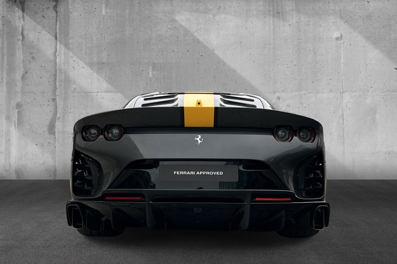 Fahrzeugabbildung Ferrari 812 Competizione*1 owner*painted stripe