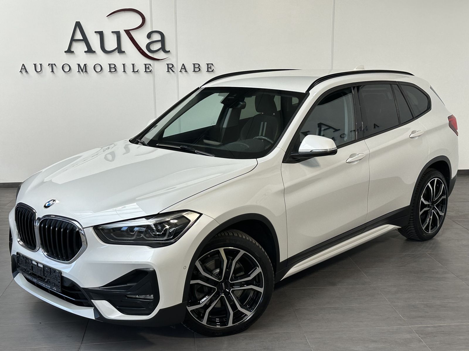 Fahrzeugabbildung BMW X1 xDrive20d Sport-Line LED+SHZ+AHK+DAB+DA+19ZO
