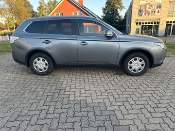 Mitsubishi Outlander - 4