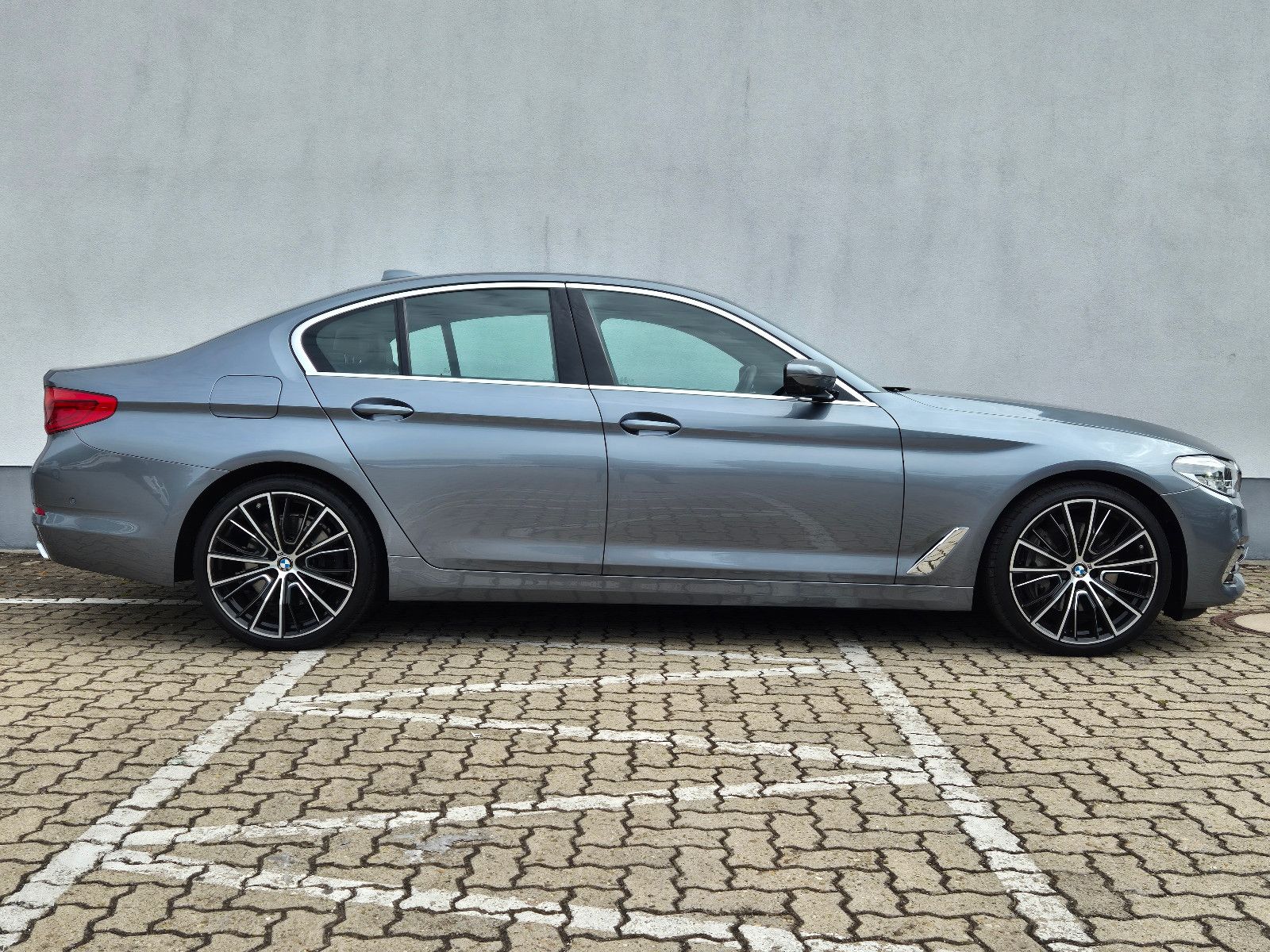 BMW 540i Luxury Line Head-Up Soft-Close Harman Kardo foto 7