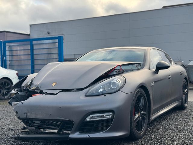 Porsche Panamera Turbo