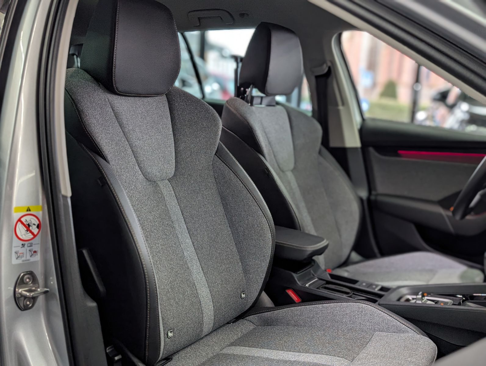 Fahrzeugabbildung SKODA Octavia 1.5 TSI mHEV Style ACC AHK 5J.-Garantie