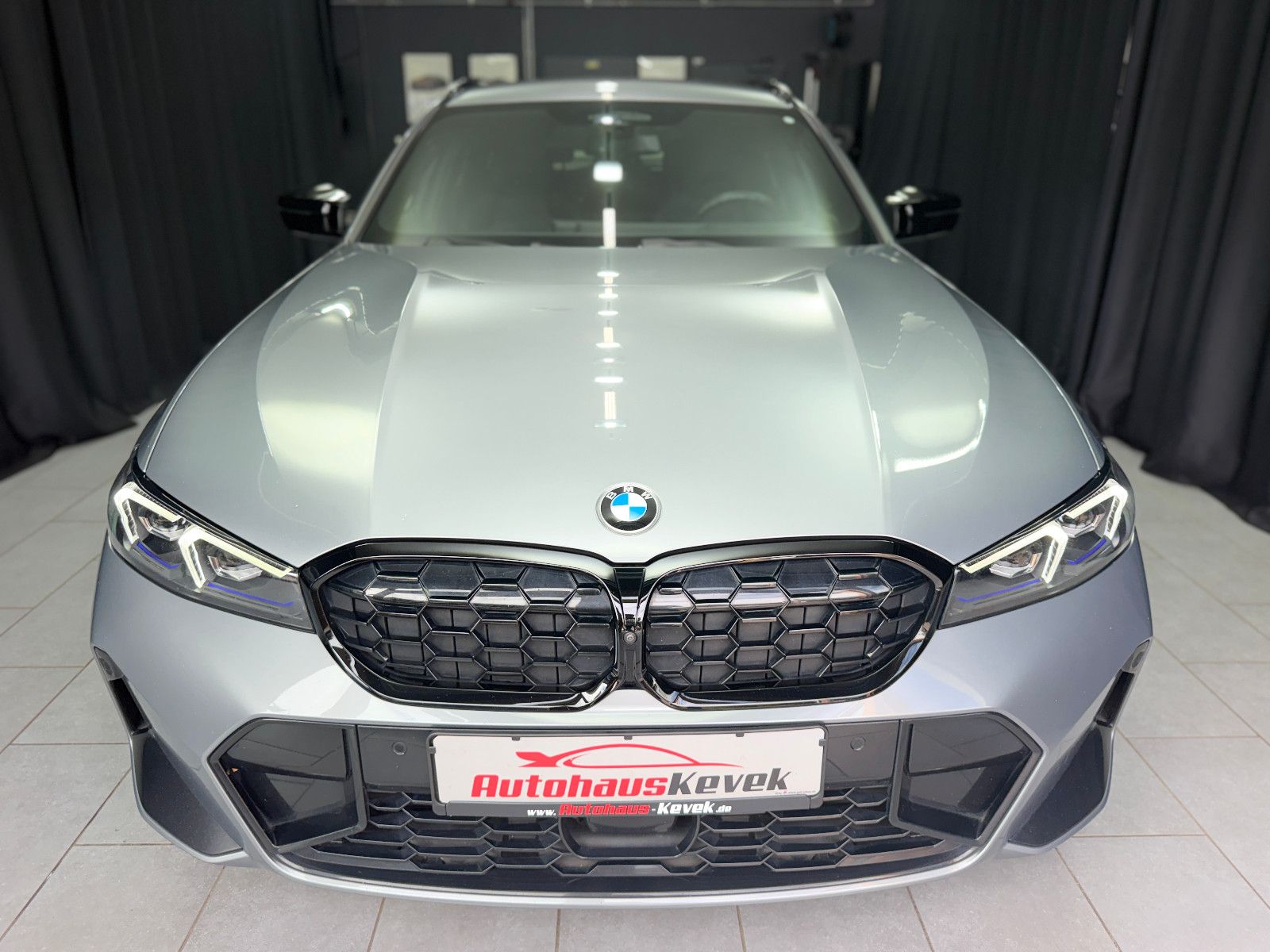 Fahrzeugabbildung BMW M340i Touring xDrive|M-SITZE|360°KAMERA|AHK|VOLL