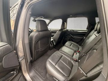 Porsche Cayenne - 7