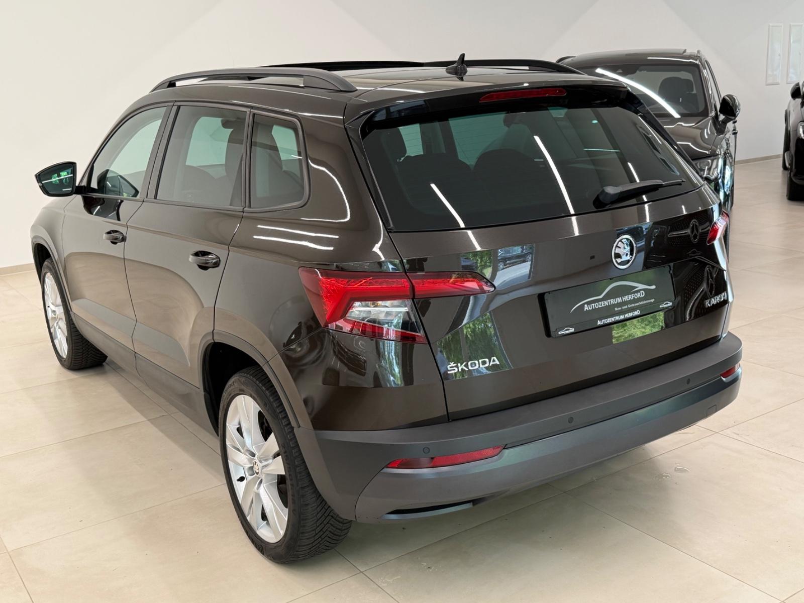 Skoda Karoq 1.6 TDI  Style DSG PANO VIRTUAL TACHO AHK