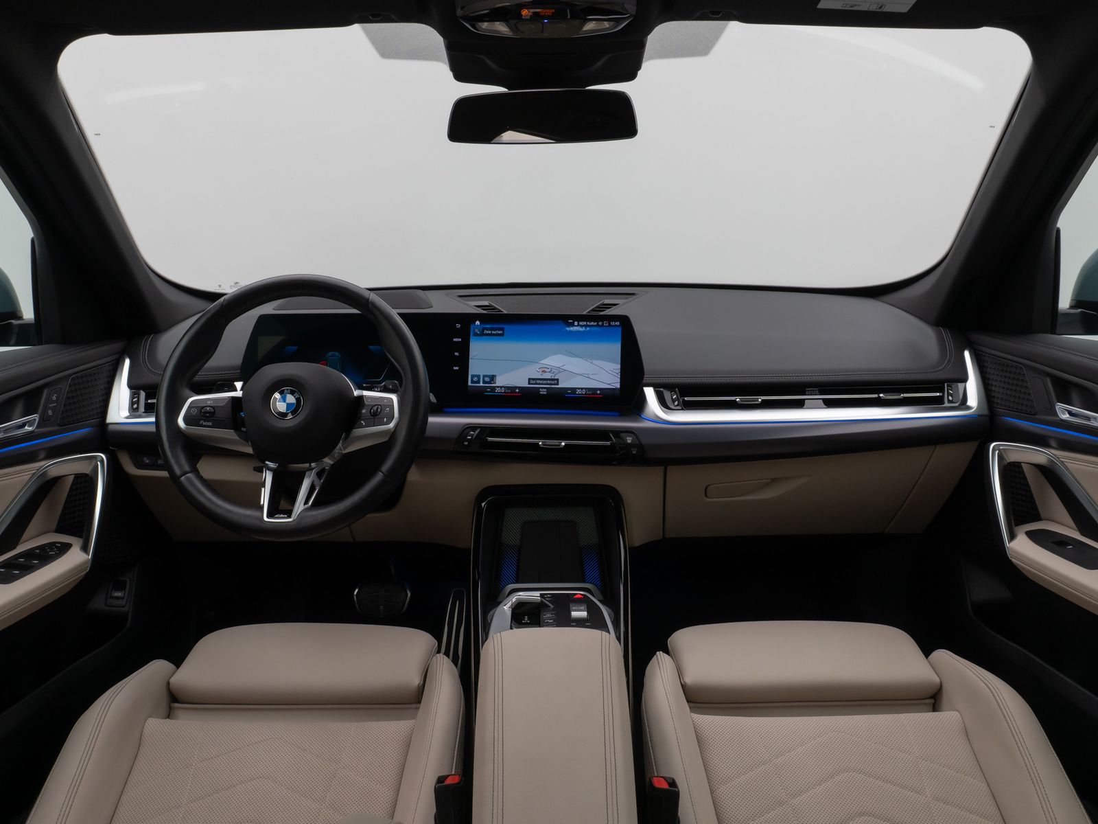 Fahrzeugabbildung BMW X1 xD23d M Sport Panorama 360°HUD DAB AHK 19Zoll