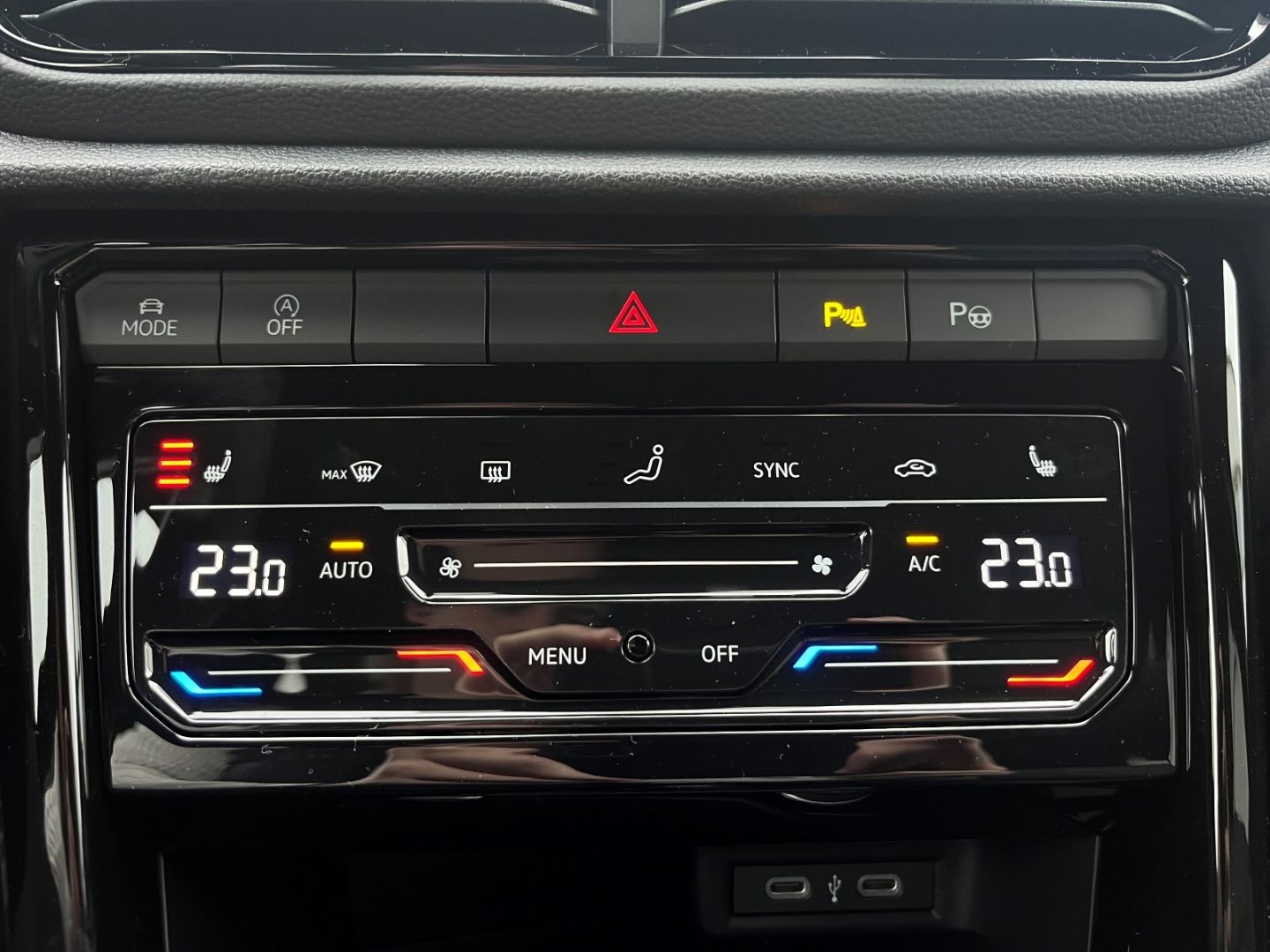 T-Roc 1.5TSI DSG R-Line NAVI*KAMERA*APP*ACC*LED!