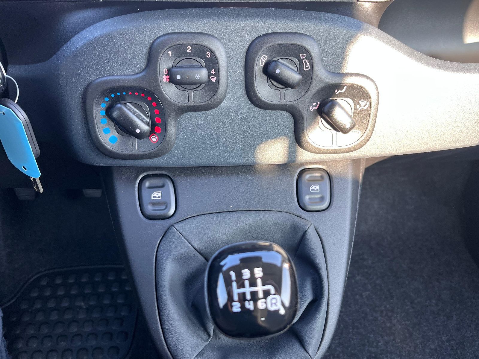 Fahrzeugabbildung Fiat Pandina 1.0 GSE Hybrid 48 kW Icon