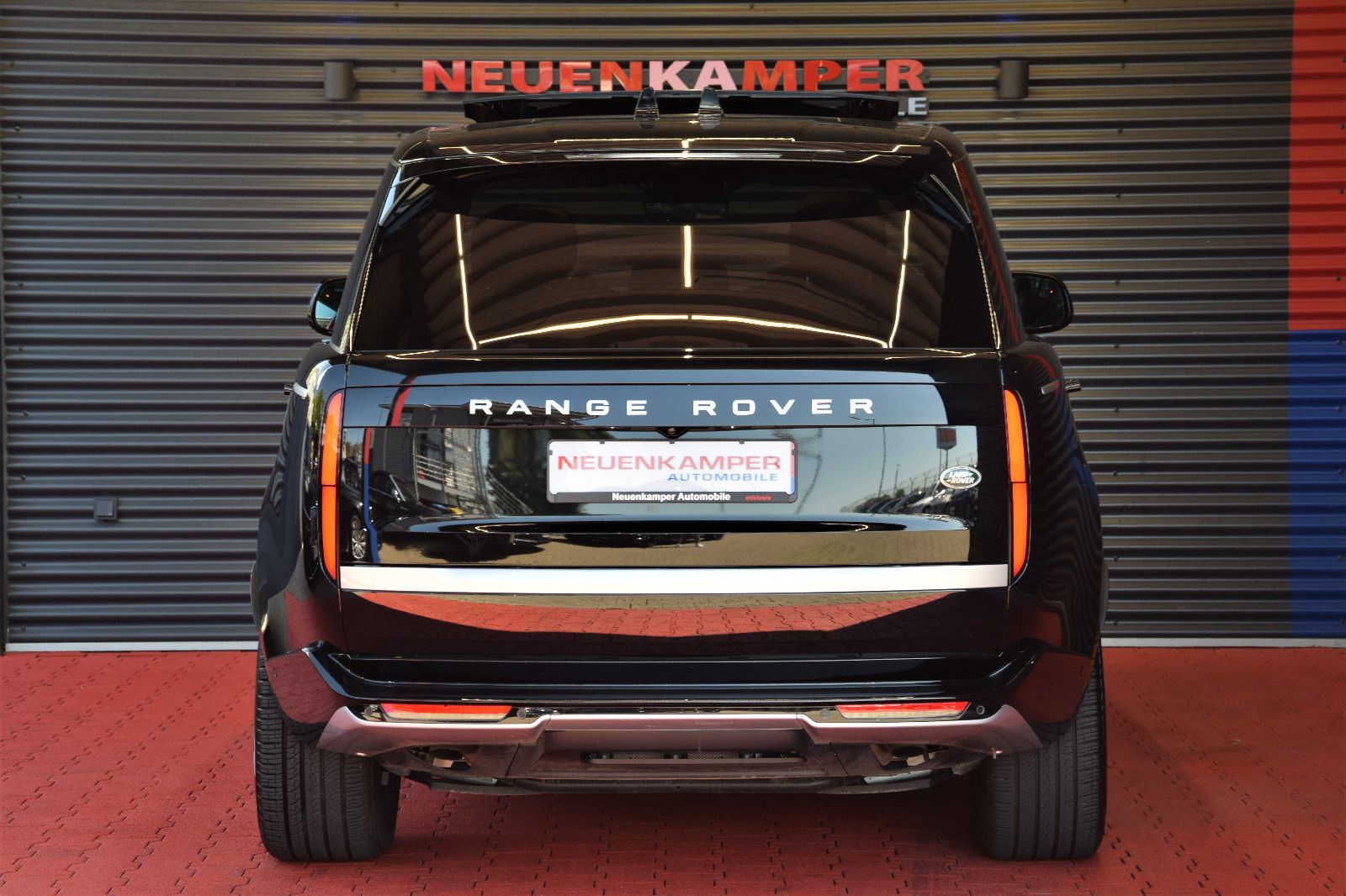 Fahrzeugabbildung Land Rover Range Rover First Edition  Hybrid Pano