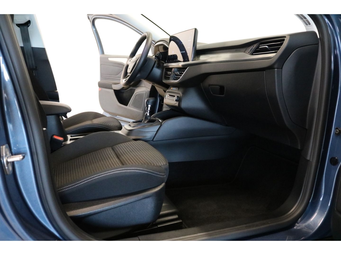 Fahrzeugabbildung Ford Focus Turnier Titanium Tempomat SpurhalteASS LED