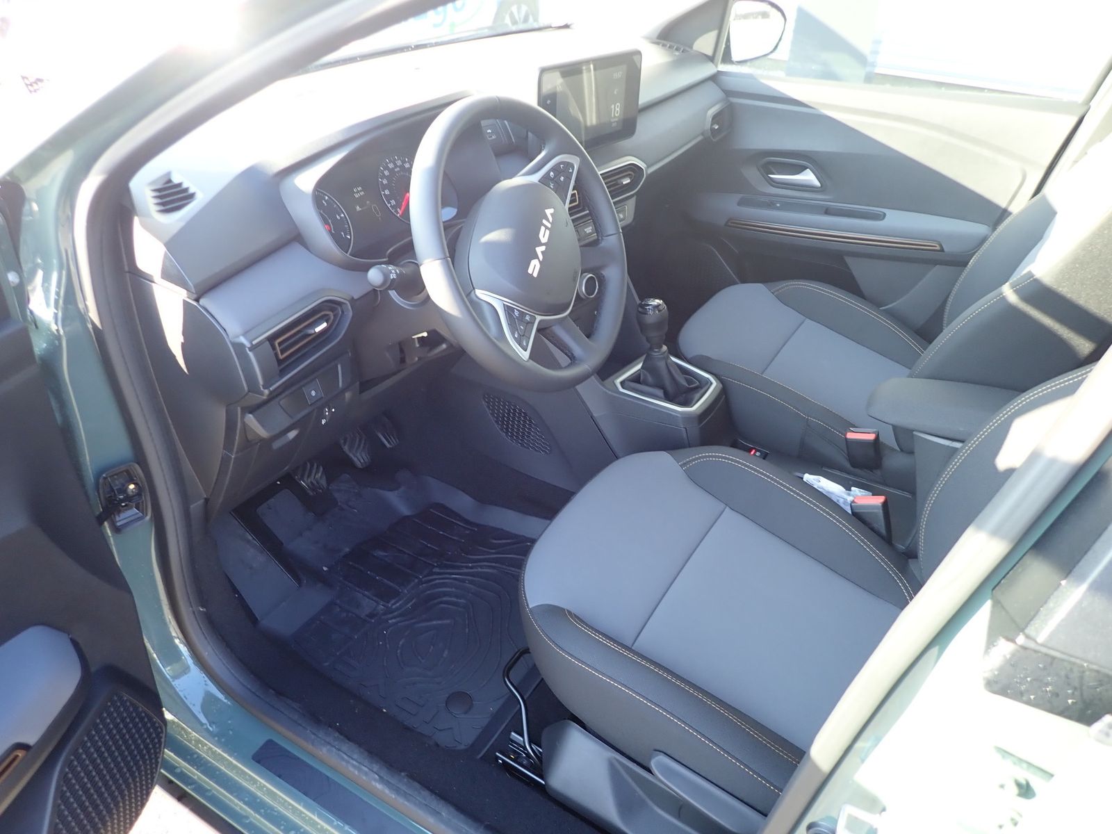 Fahrzeugabbildung Dacia Jogger TCe 110 EXTREME+/7-SITZ/SHZ/EPH/RFK/NAVI/