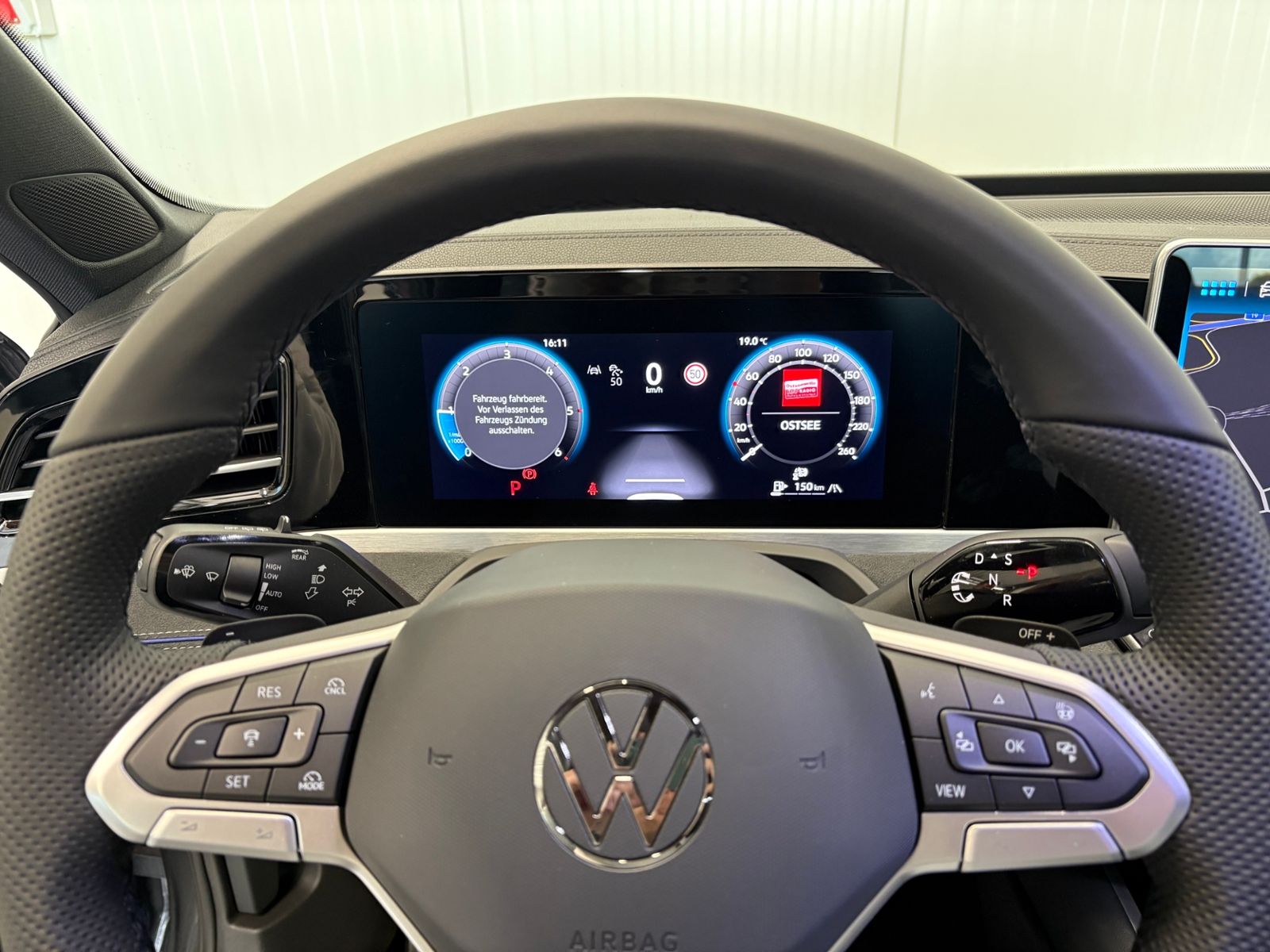 Passat Variant R-line 2.0 TDI DSG AHK RFK LED