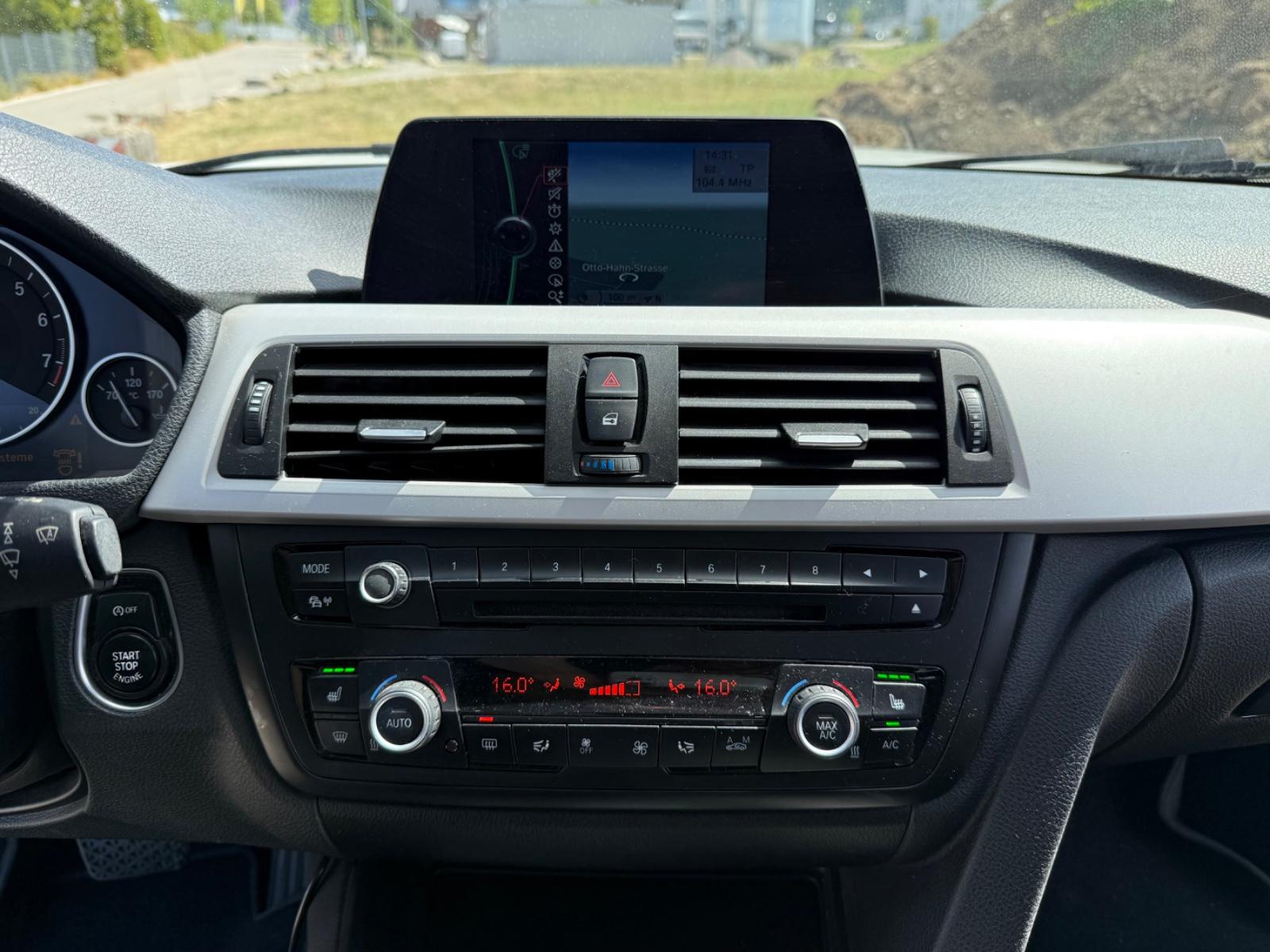 BMW 320 2013 — photo 13