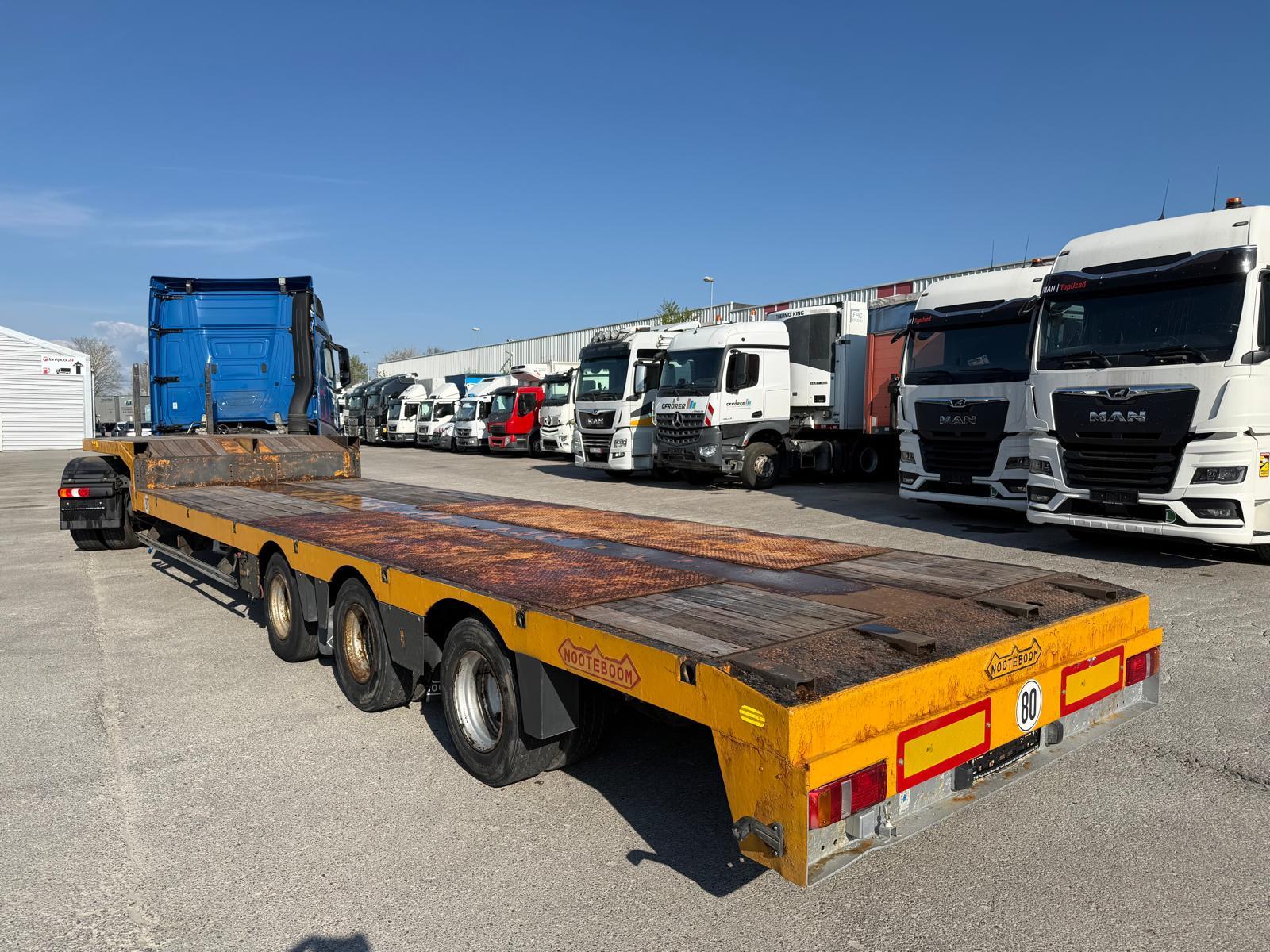Nooteboom  3 Achs Tieflader gekröpft SAF Achsen zwillings