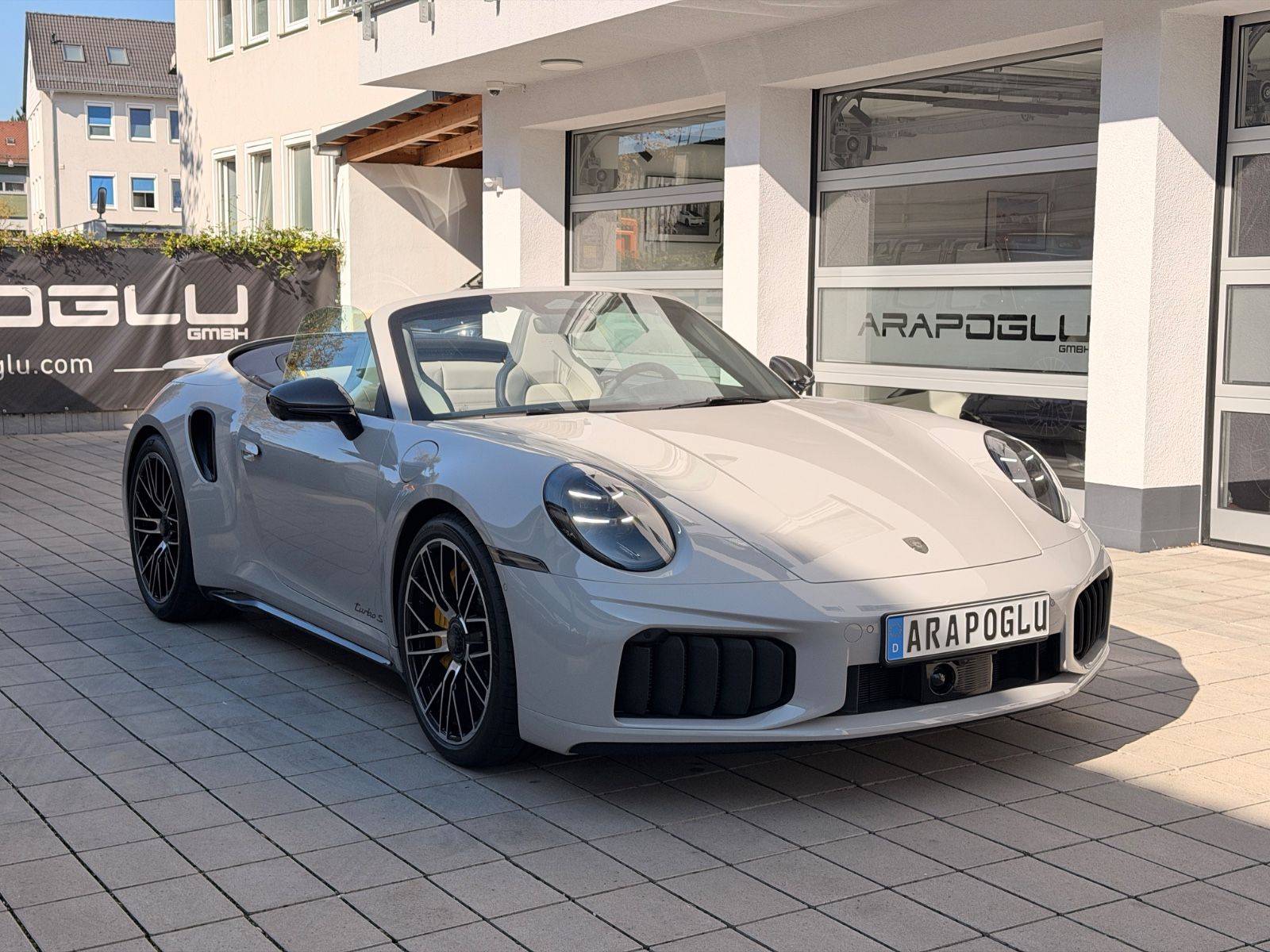 Porsche 992.2 Turbo S Cabriolet *BURM*CARBON*BICOLOR-INT