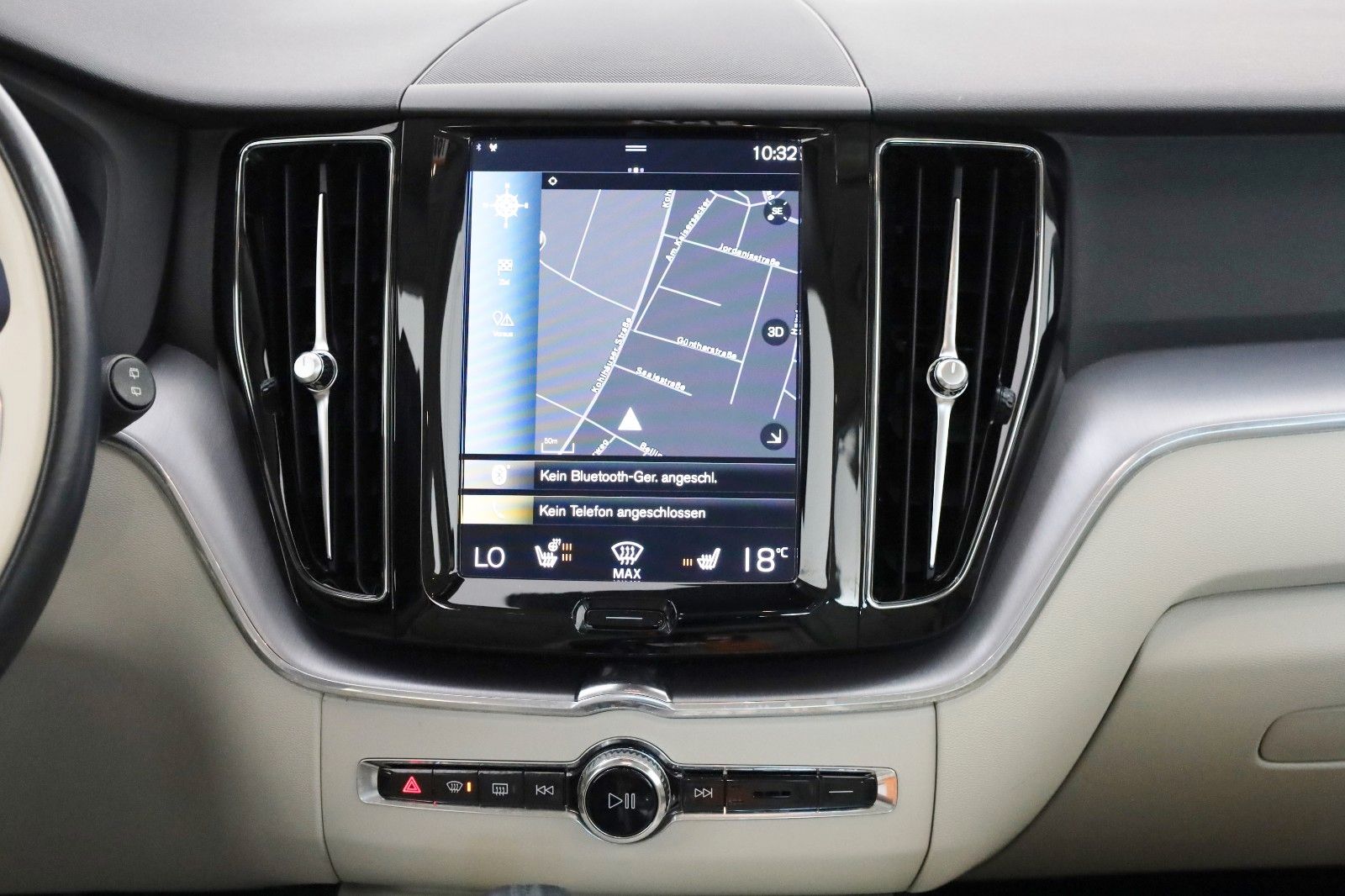 Fahrzeugabbildung Volvo XC60 Momentum Pro Leder,Navi,LED,Panorama,SH,PDC