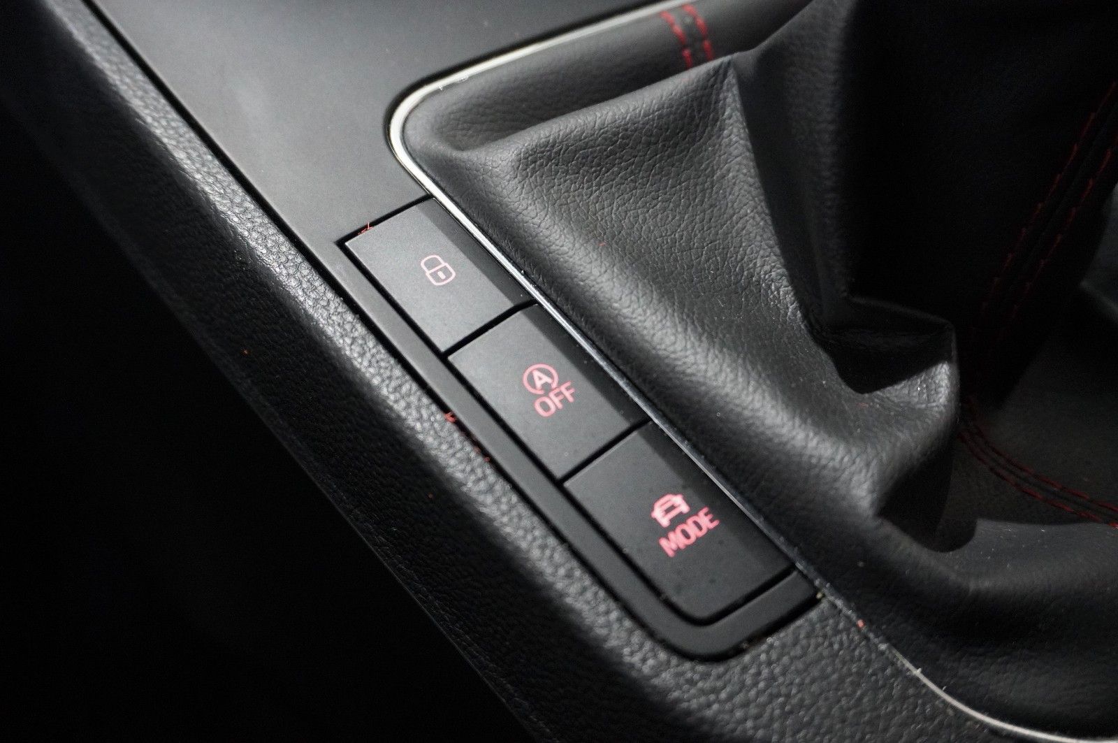 Fahrzeugabbildung SEAT Ibiza 1.0 TSI FR SPORT LED/NAVI/SHZ/PDC/TEMP/17"