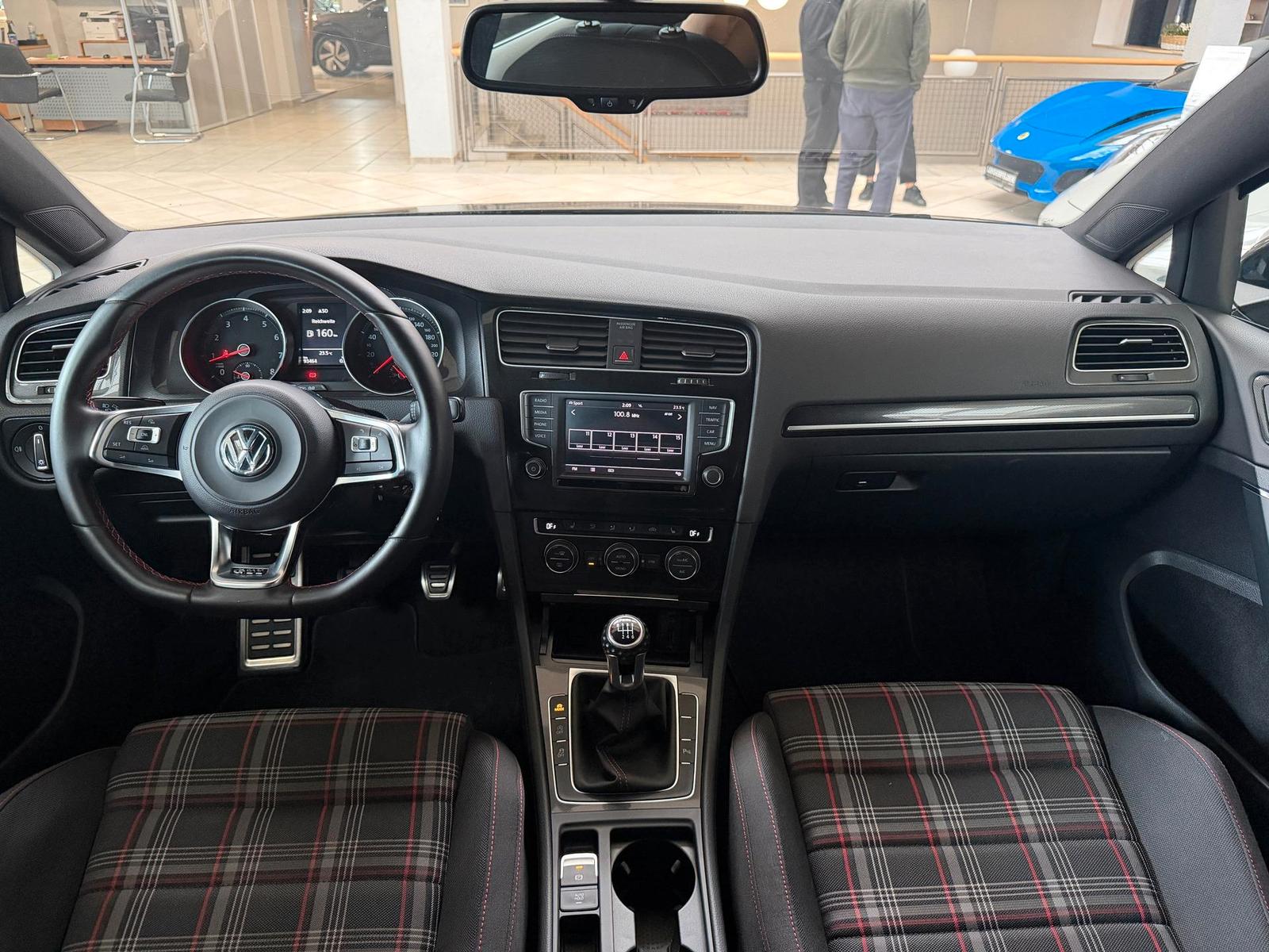 Volkswagen Golf 2.0 GTI Performance 1.HAND|KAMERA|SCHECKHFT
