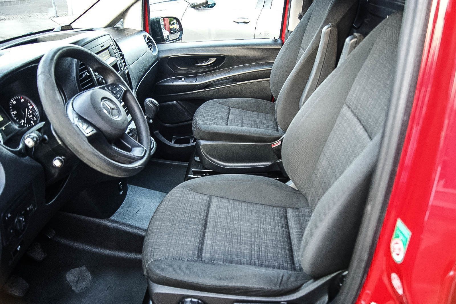 Fahrzeugabbildung Mercedes-Benz Vito 111 Bluetec CDI Kasten lang PARKLENKASSYST