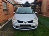 Renault Scenic 2008 - Renault Scenic aus 2008 mit Diesel-Antrieb