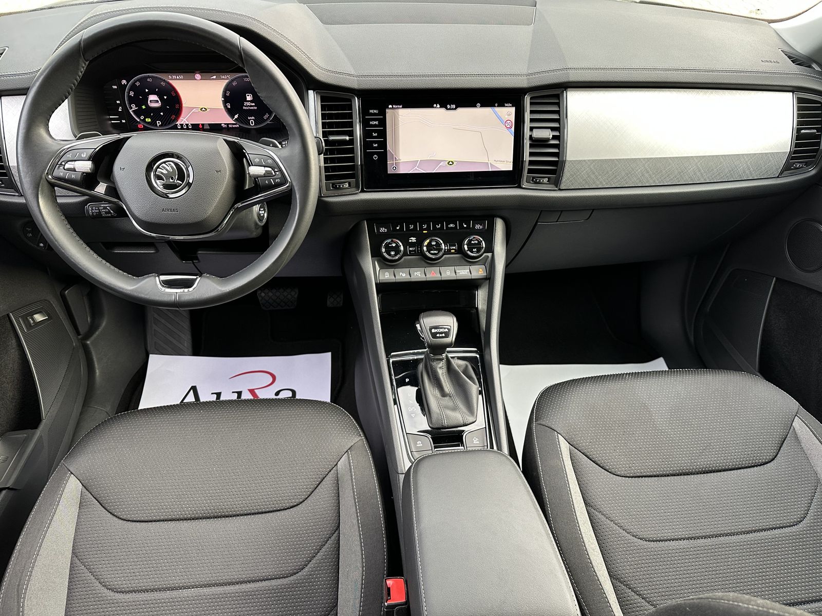 Fahrzeugabbildung SKODA Kodiaq 2.0 TDI 4x4 DSG Clever NAV+LED+AHK+V-COCK