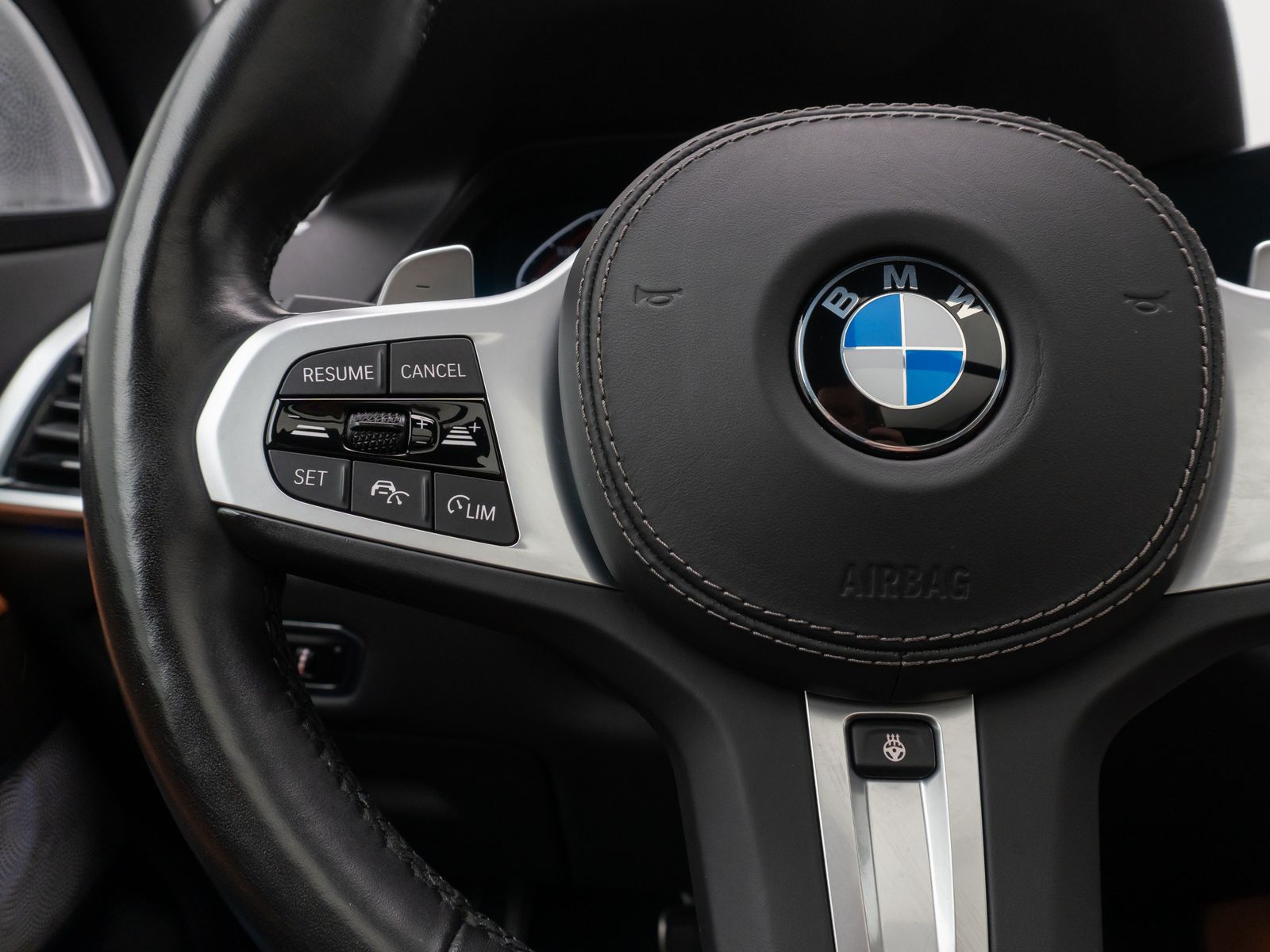 Fahrzeugabbildung BMW X5 xD30d M Sport B&W HUD DAB Panorama 22Zoll