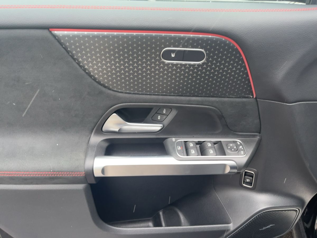 Fahrzeugabbildung Mercedes-Benz GLB 220 d 4M AMG/Night/Kamera/AHK