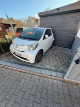 Toyota IQ 1L weis - Toyota IQ mit Benzin-Antrieb: Navigationssystem