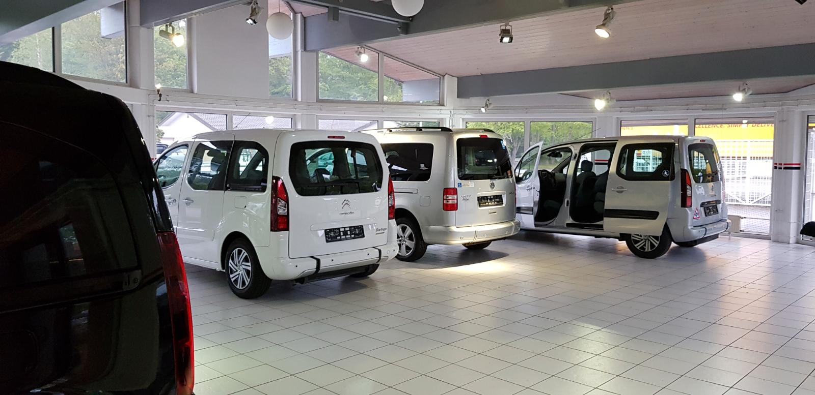 showroom-image-bottom