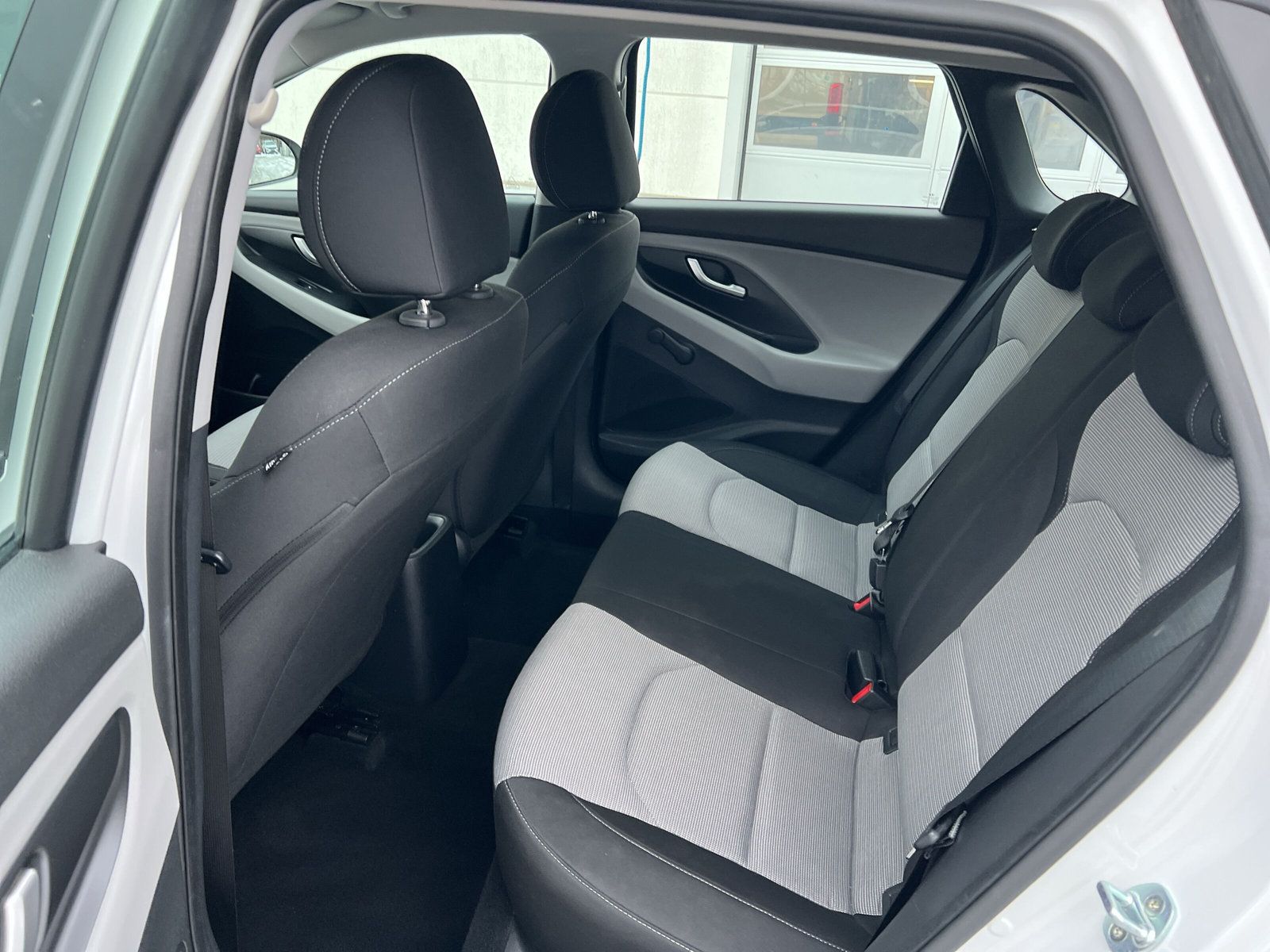 Fahrzeugabbildung Hyundai i30 Select KLIMA PDC SHZ