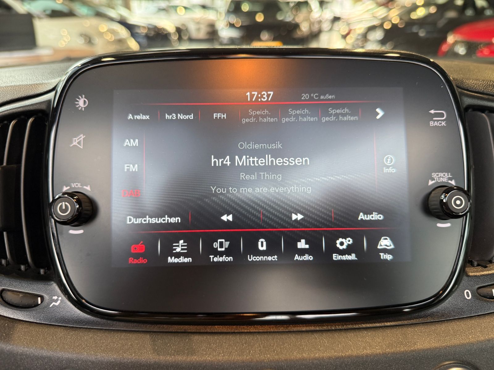 Fahrzeugabbildung Abarth 695C SABELT BREMBO RED-Paket CarPlay