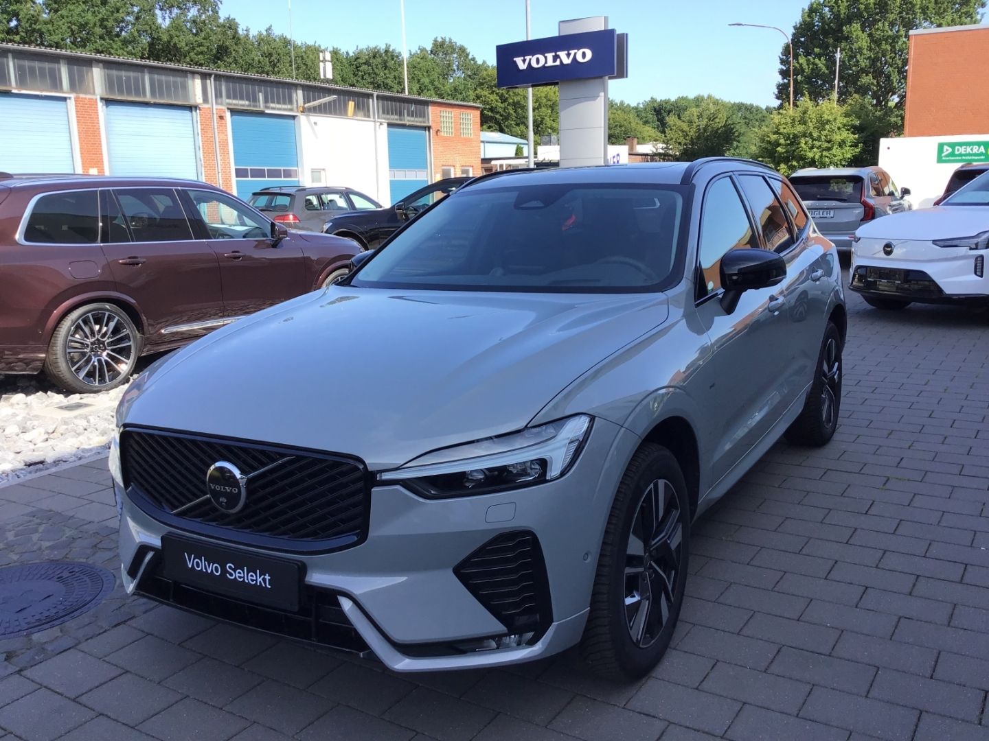 Volvo XC60 B5 (Benzin) Ultra Dark AWD Leder Navi Cam imagem 2