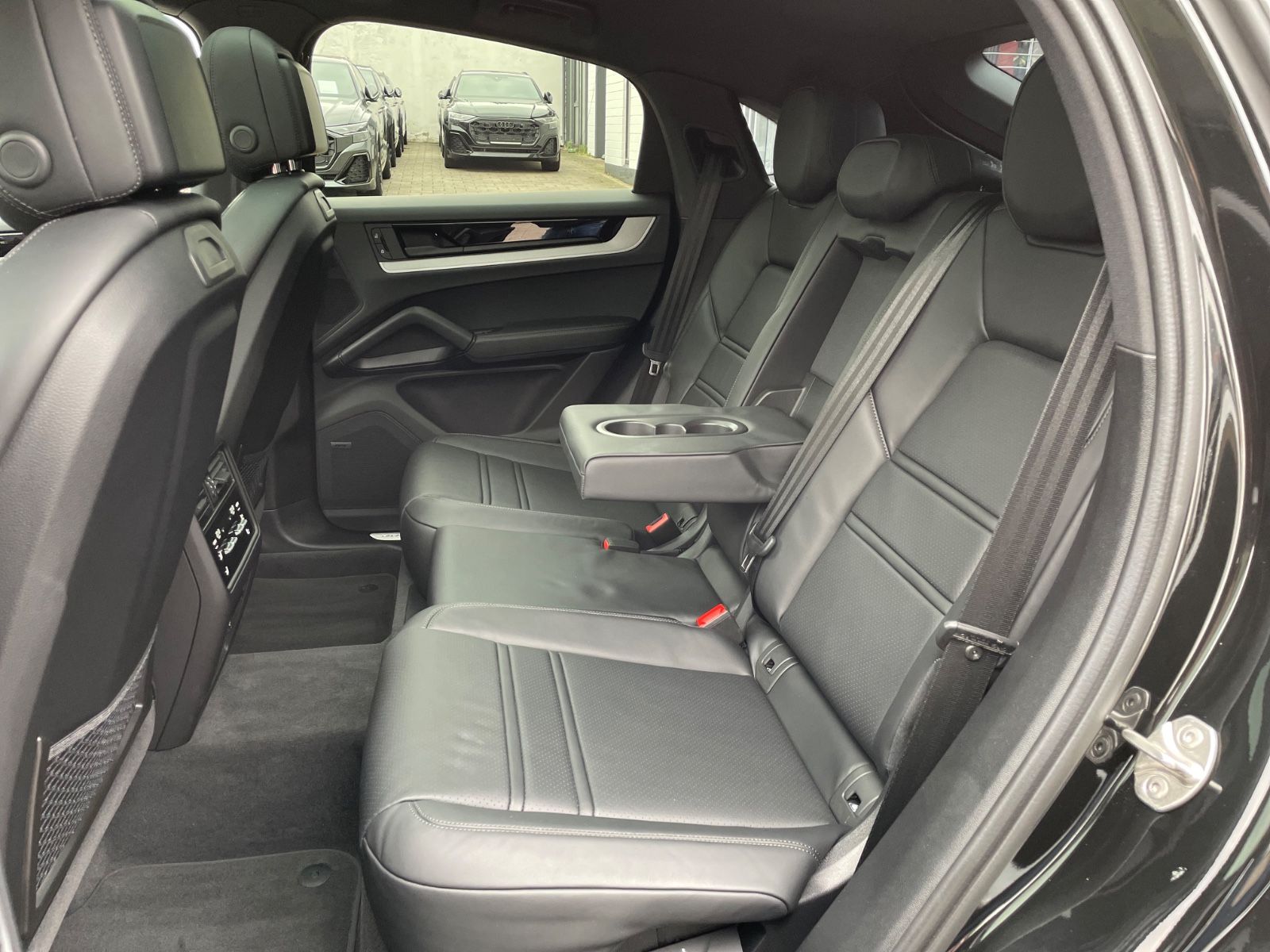 Fahrzeugabbildung Porsche Cayenne V6 Coupe |ACC|HUD|PASM|3.Displ.|Bose|22"