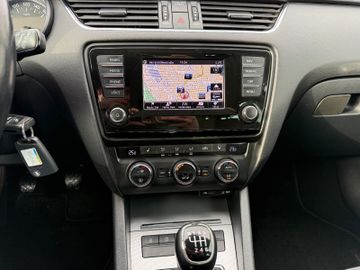Skoda Octavia Combi Elegance+Xenon+LED+Navi+SHZ+DAB