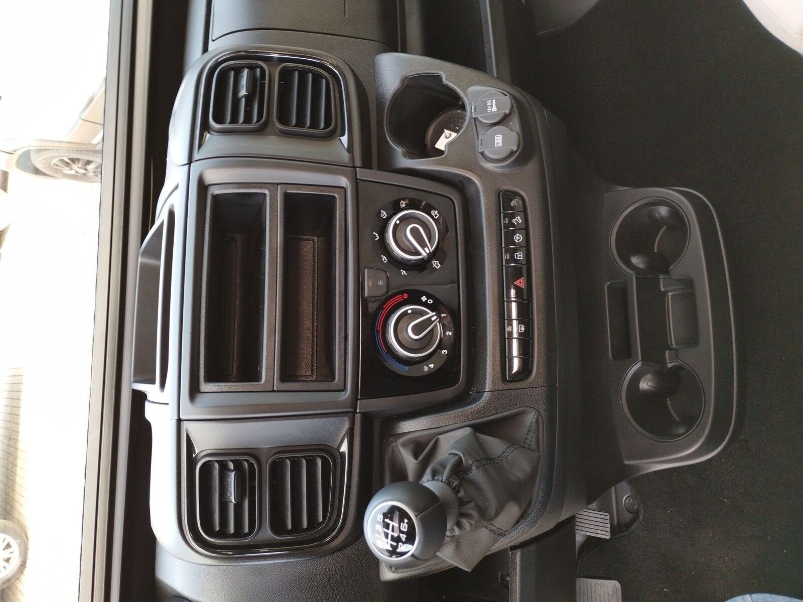 Fahrzeugabbildung Karmann Dexter DE 625