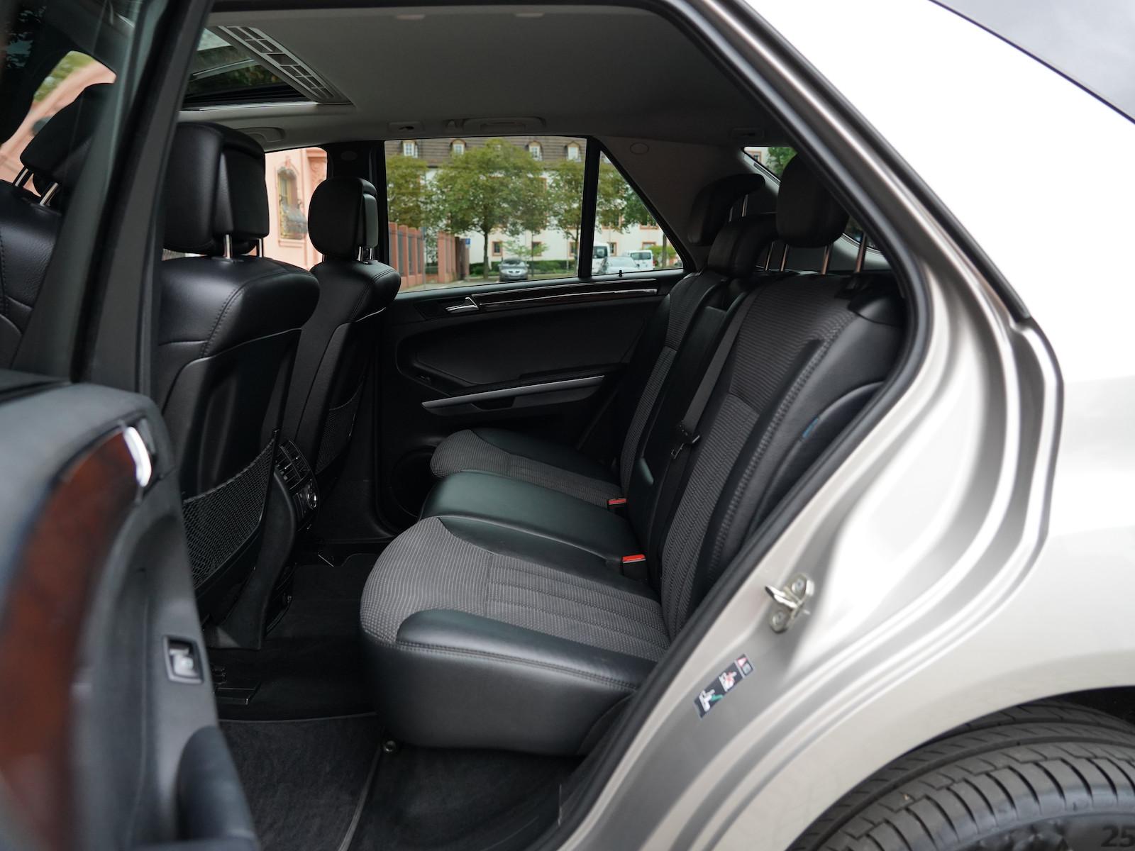 Mercedes-Benz ML 320 CDI 4Matic*Carplay~AHK~S-Dach~Luft~Xenon*
