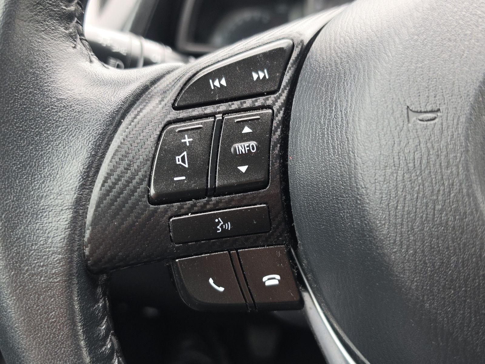 Fahrzeugabbildung Mazda 2 Lim. Center-Line AUS 1.HAND NUR 23 TSD. KM