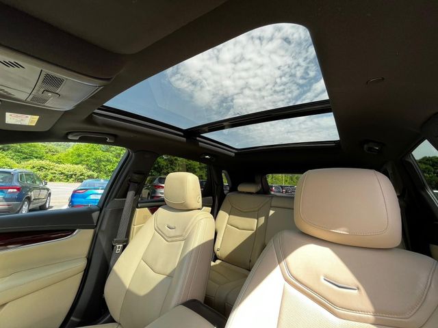 Fahrzeugabbildung Cadillac XT5 Premium AWD , NAVI+RFK*HEAD-UP*PANO*AHK