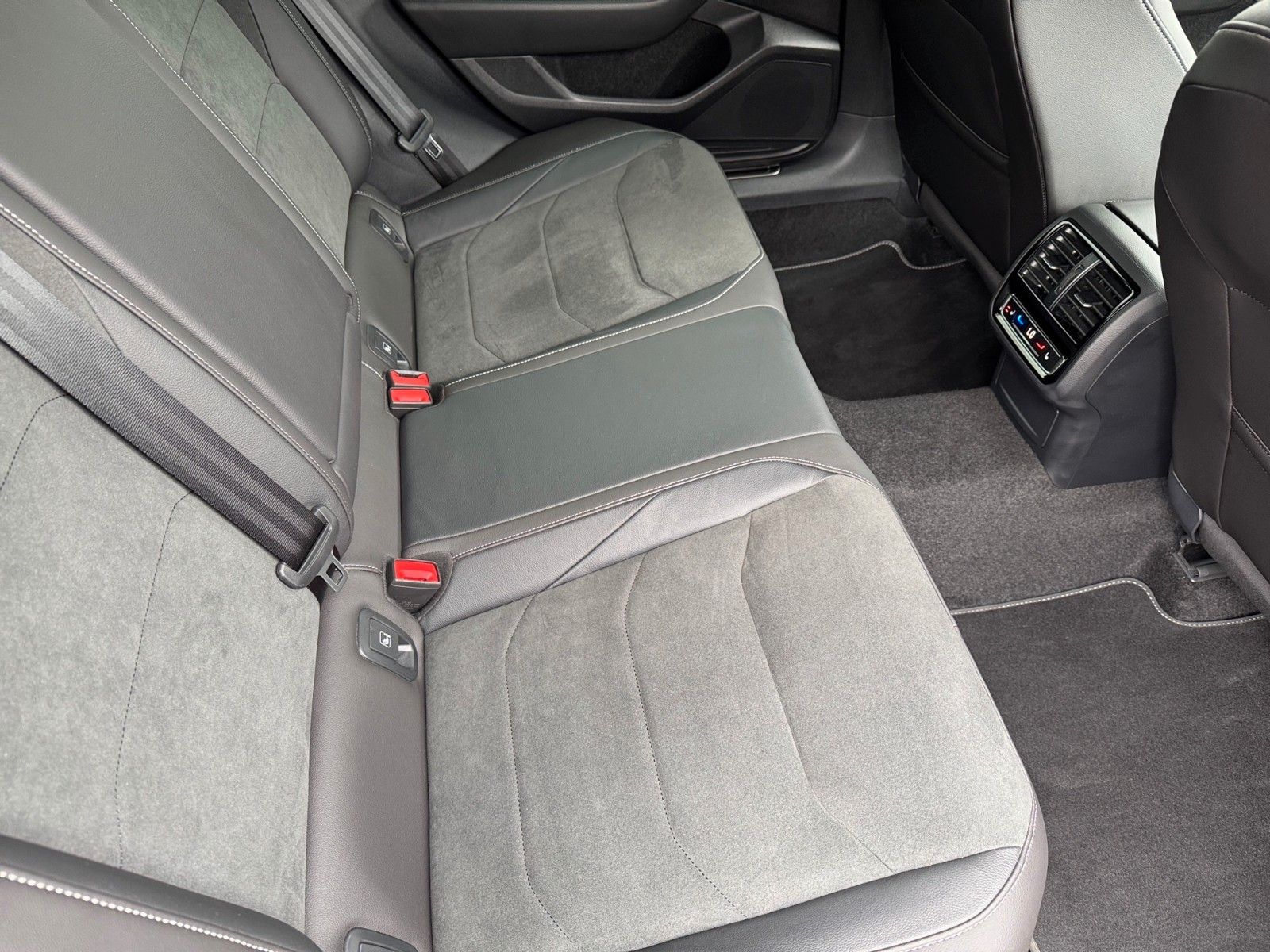 Fahrzeugabbildung Volkswagen Arteon Shooting Brake R-Line 2.0 TSI