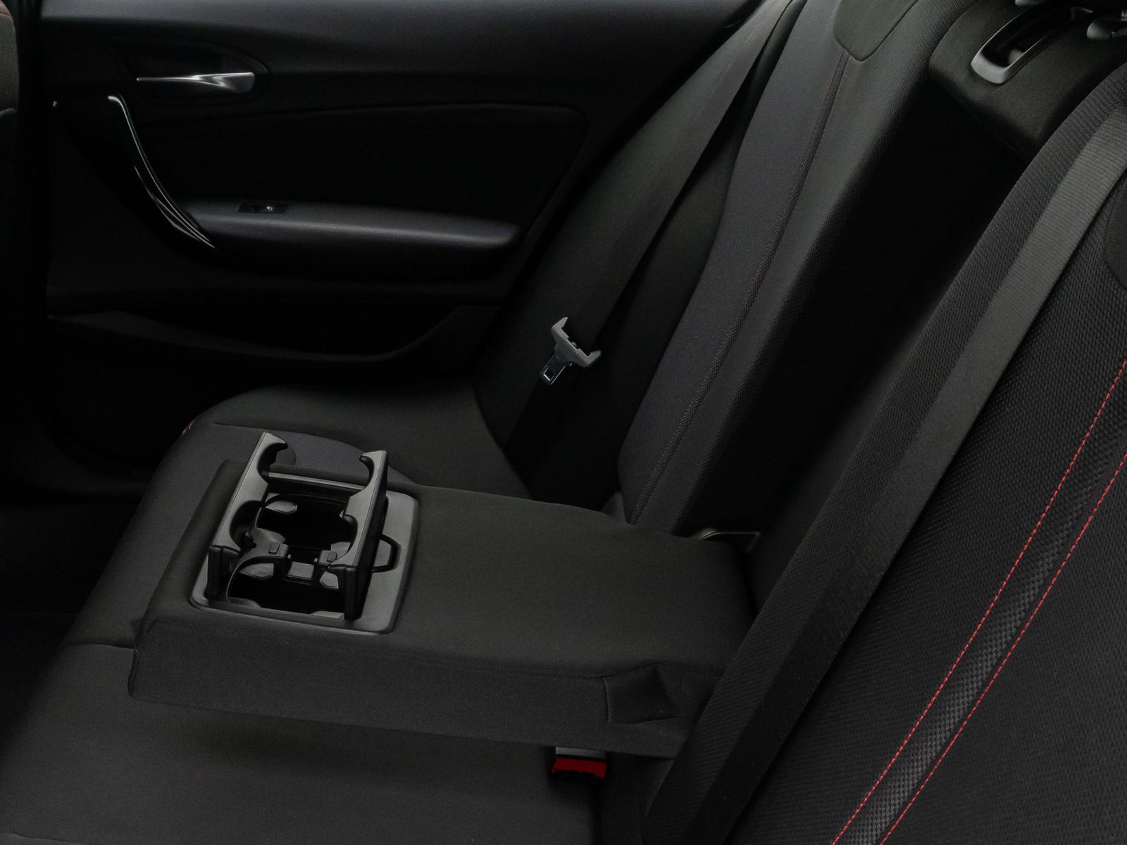 Fahrzeugabbildung BMW 118i Sport Line LED NaviBusiness Lordos Tempomat
