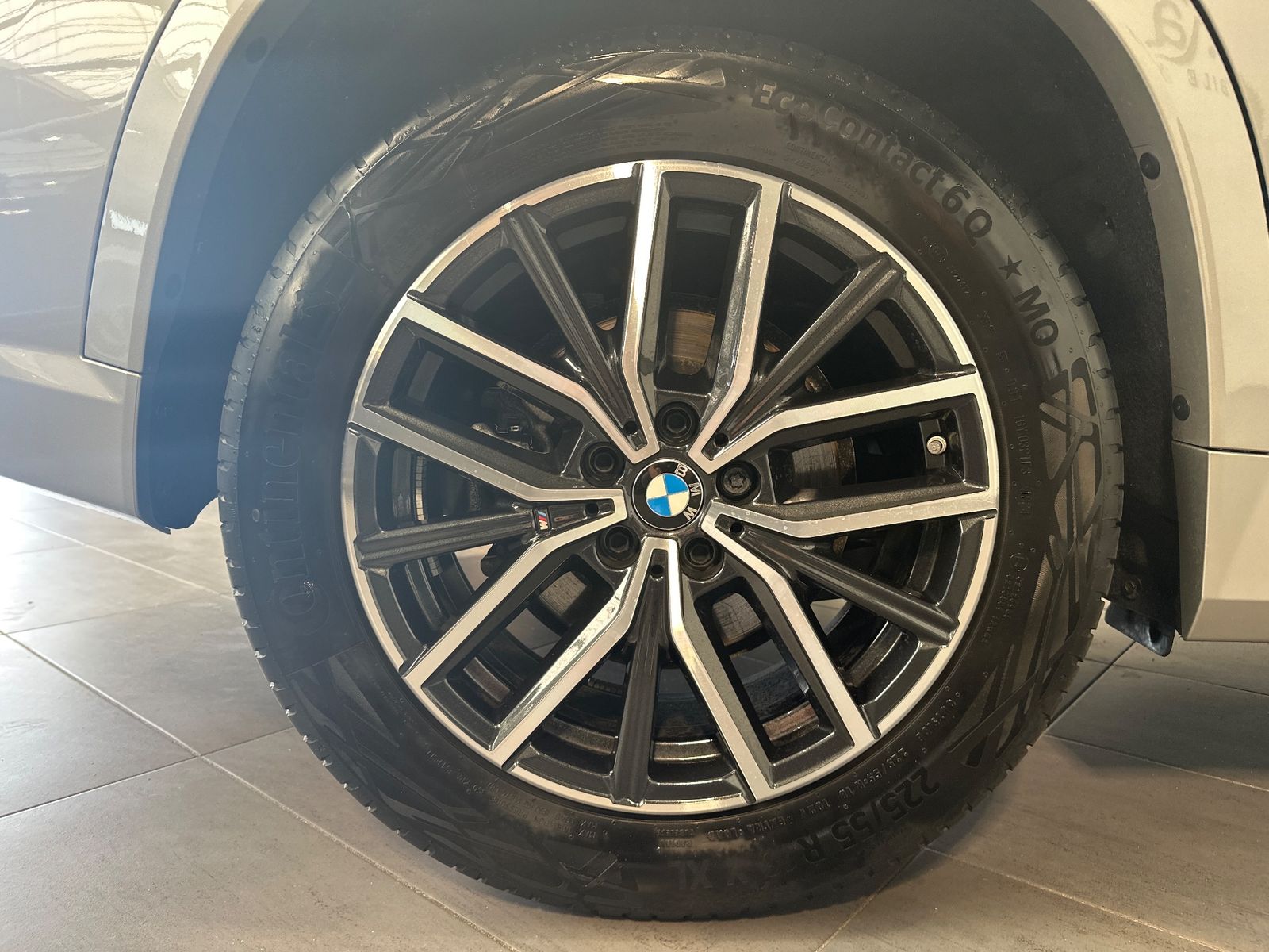 Fahrzeugabbildung BMW X1 xDrive20d M-Sport NAV+LED+PANO+AHK+SHZ