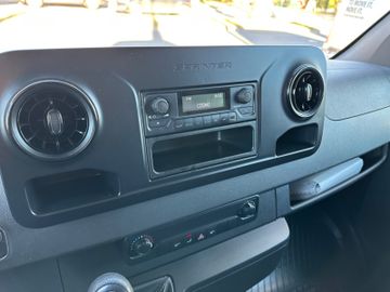 Fahrzeugabbildung Mercedes-Benz Sprinter 214 CDI L2H2 Kasten*3.Sitze*Bluetooth*