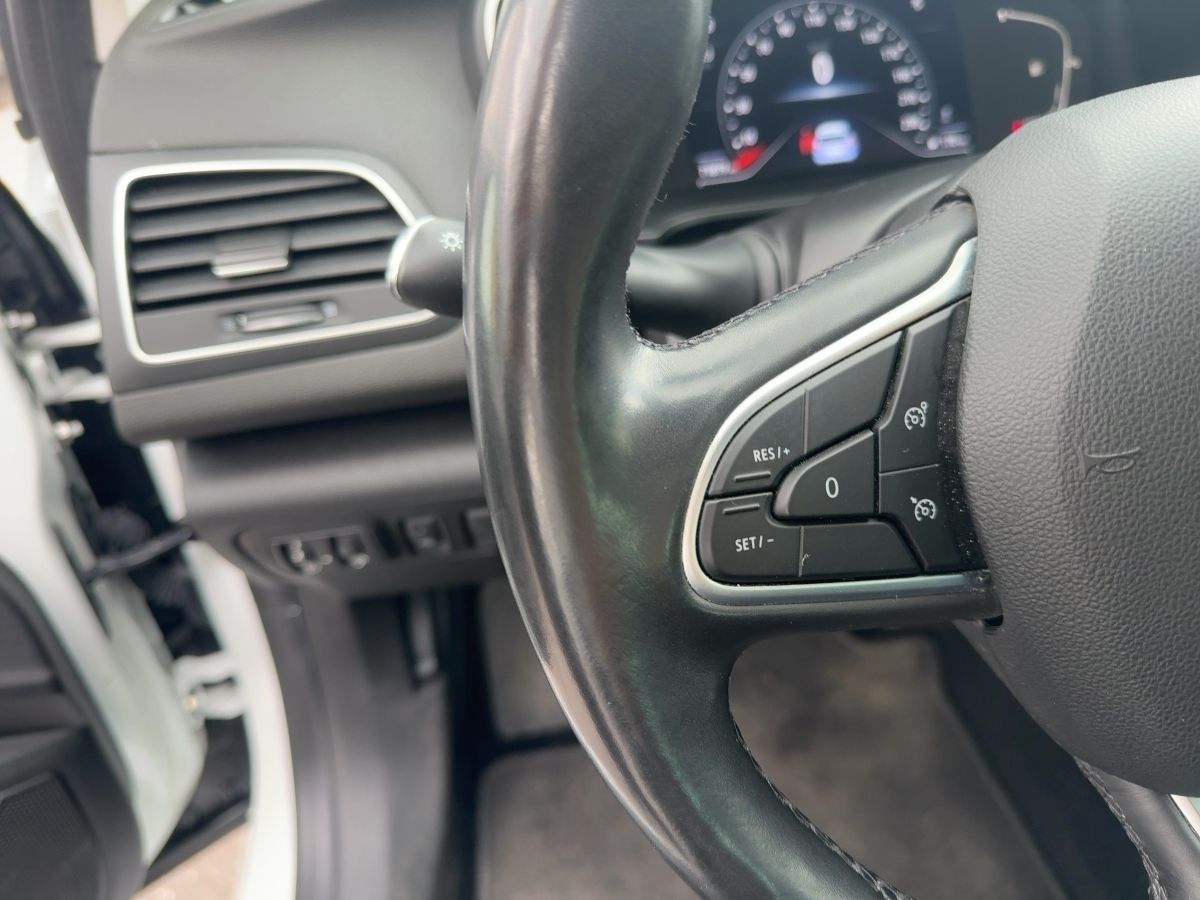 Fahrzeugabbildung Renault Megane Grandtour Zen TCe 115 SHZ LKH LM Navi