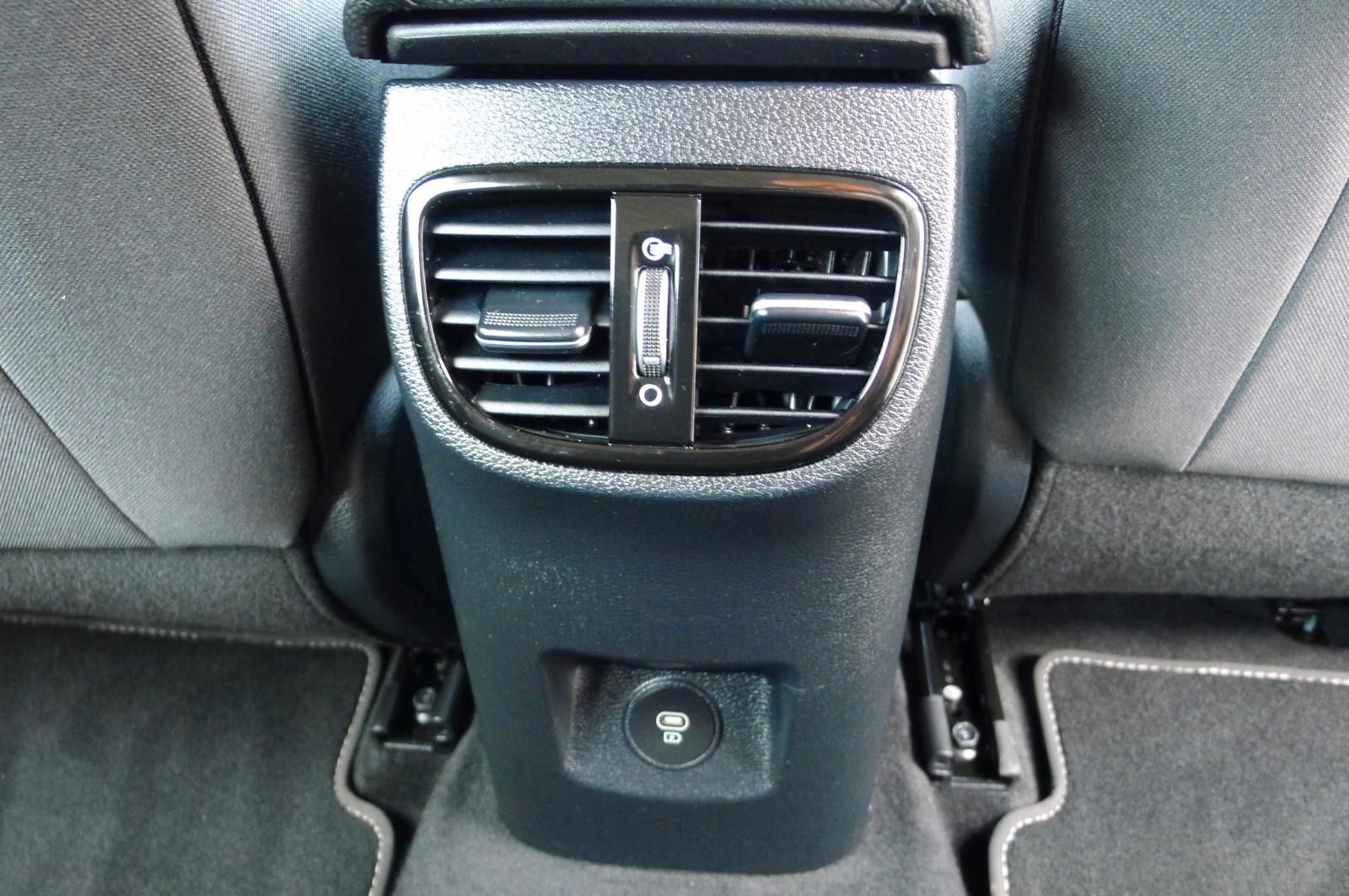 Kia Ceed SW 1.5 T-GDI 140 PS DCT Spirit/Navi/UVO