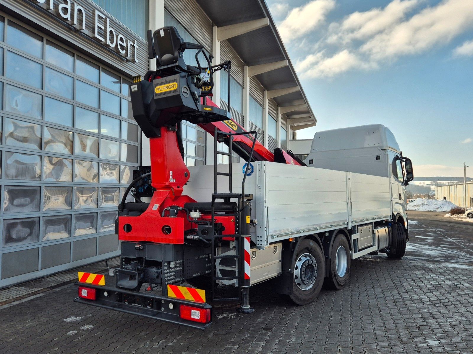Fahrzeugabbildung Iveco X-Way 530 6x2 Palfinger PK 20.501L TEC3 Navi