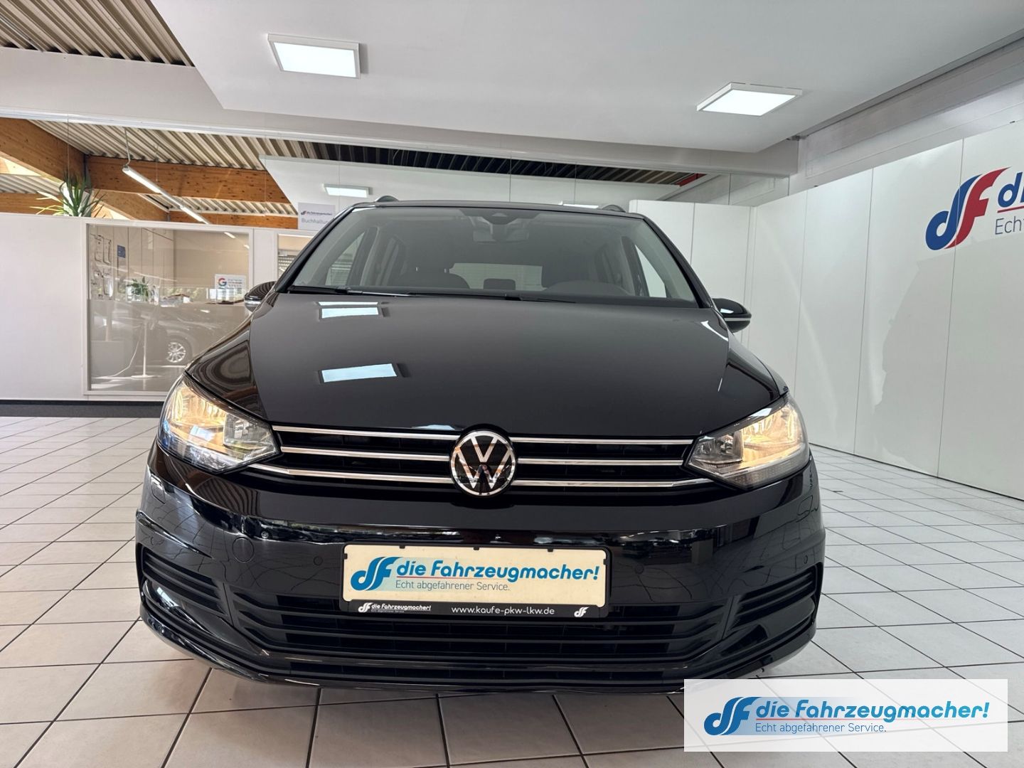 Fahrzeugabbildung Volkswagen Touran Comfortline 7.Si. AHK-klap.150PS Navi Dig