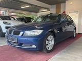 BMW 318i 1. HAND*SITZHEIZUNG*PARKSENSOREN - BMW 318 mit Benzin-Antrieb