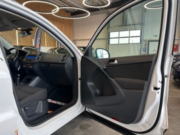 Volkswagen Tiguan Team 4Motion *2. Hand*Klima*SHZ*AHK*PDC*