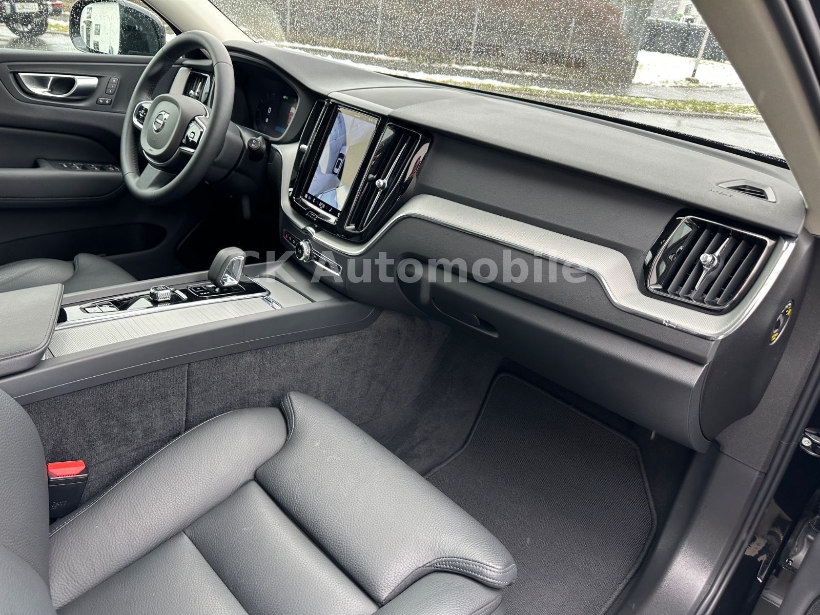 Fahrzeugabbildung Volvo XC60 T6 AWD Recharge Plus Dark/Pano/BLIS/AHK