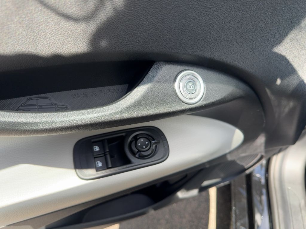 Fahrzeugabbildung Fiat 500 Hybrid Cabrio La Prima,Leder,Sitzheizung,Rüc
